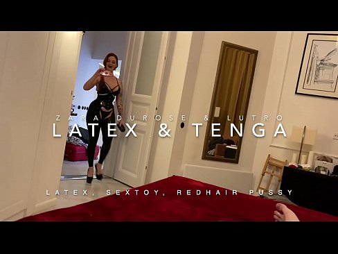 ❤️ Usisi otholwa enekhanda elibomvu egqoke imvunulo ye-latex ebhejwa usingamzali Izocansi ezinkulu kithi
